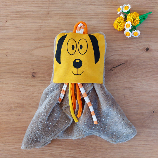 Dodyz mole yellow dog comforter